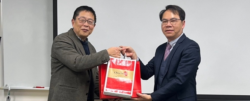 龍華科大陳逸謙教授(右)微波通訊元件實驗室研究團隊赴日本東北大學參訪。
