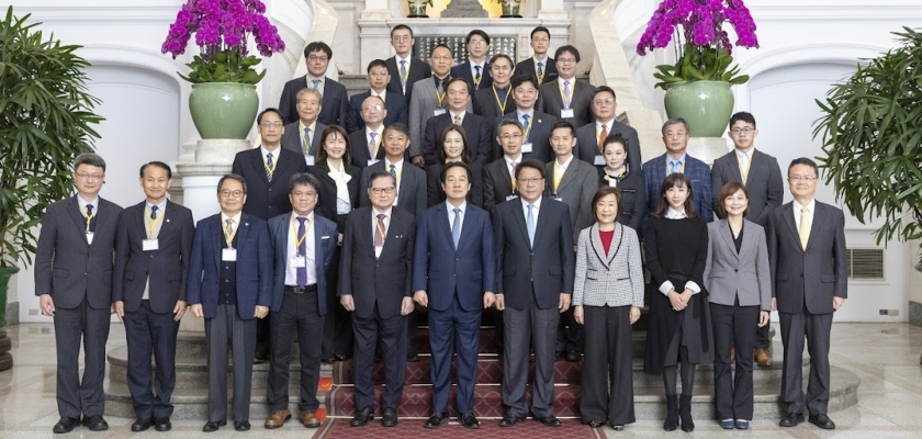 第二十屆國際傑出發明家獎全體獲獎人晉見總統並合影。（總統府提供）