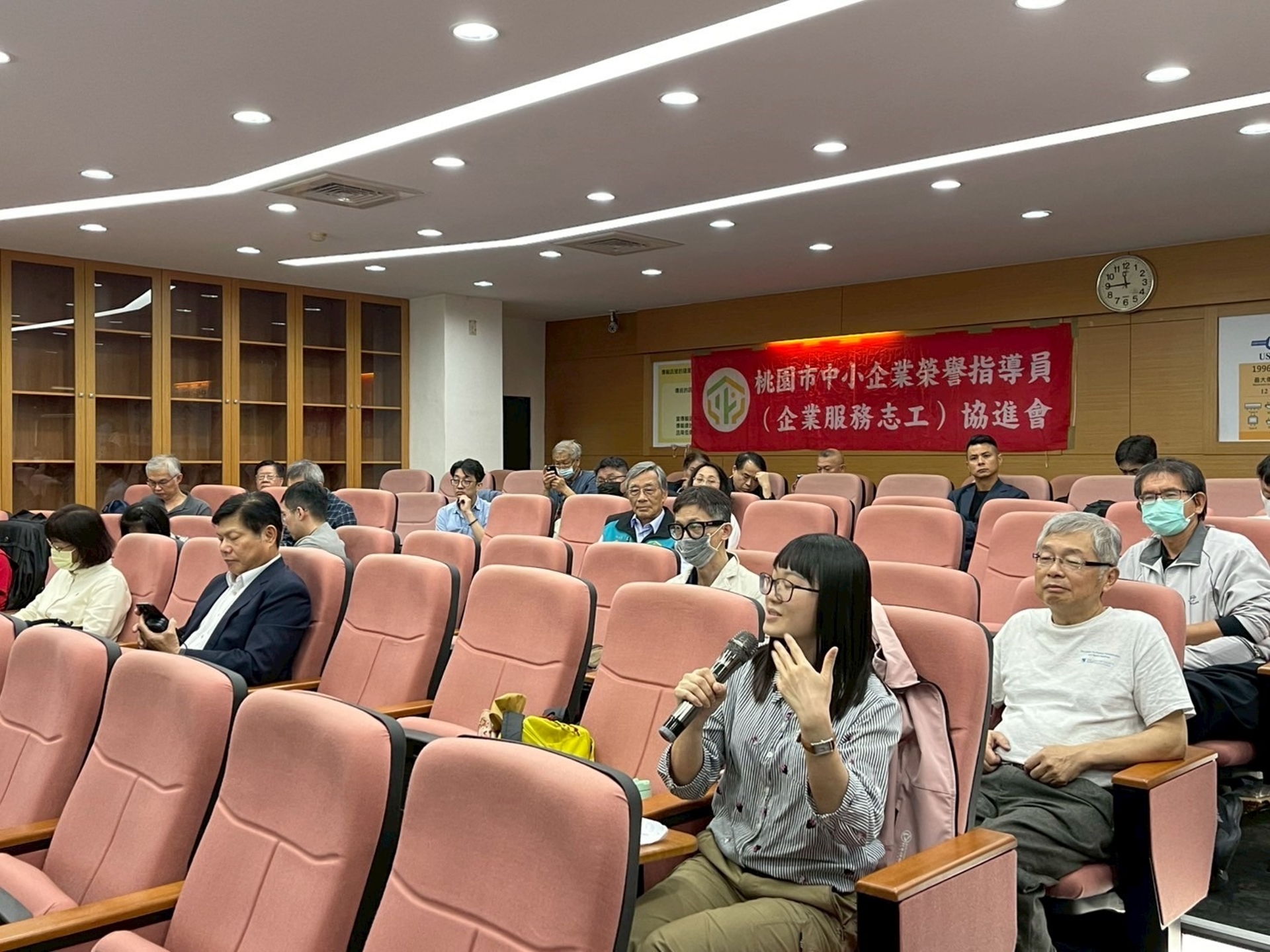 與會代表針對企業轉型痛點與技術需求提問，讓產學充分交流。